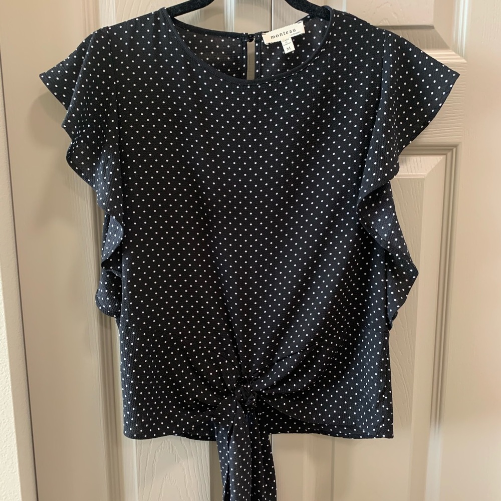 Tie-front flutter-sleeve top